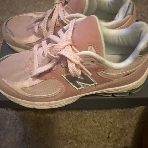 NEW BALANCE 2002 Running Shoes Kids Size US 5 M Pink/Pink - Picture 7 of 9